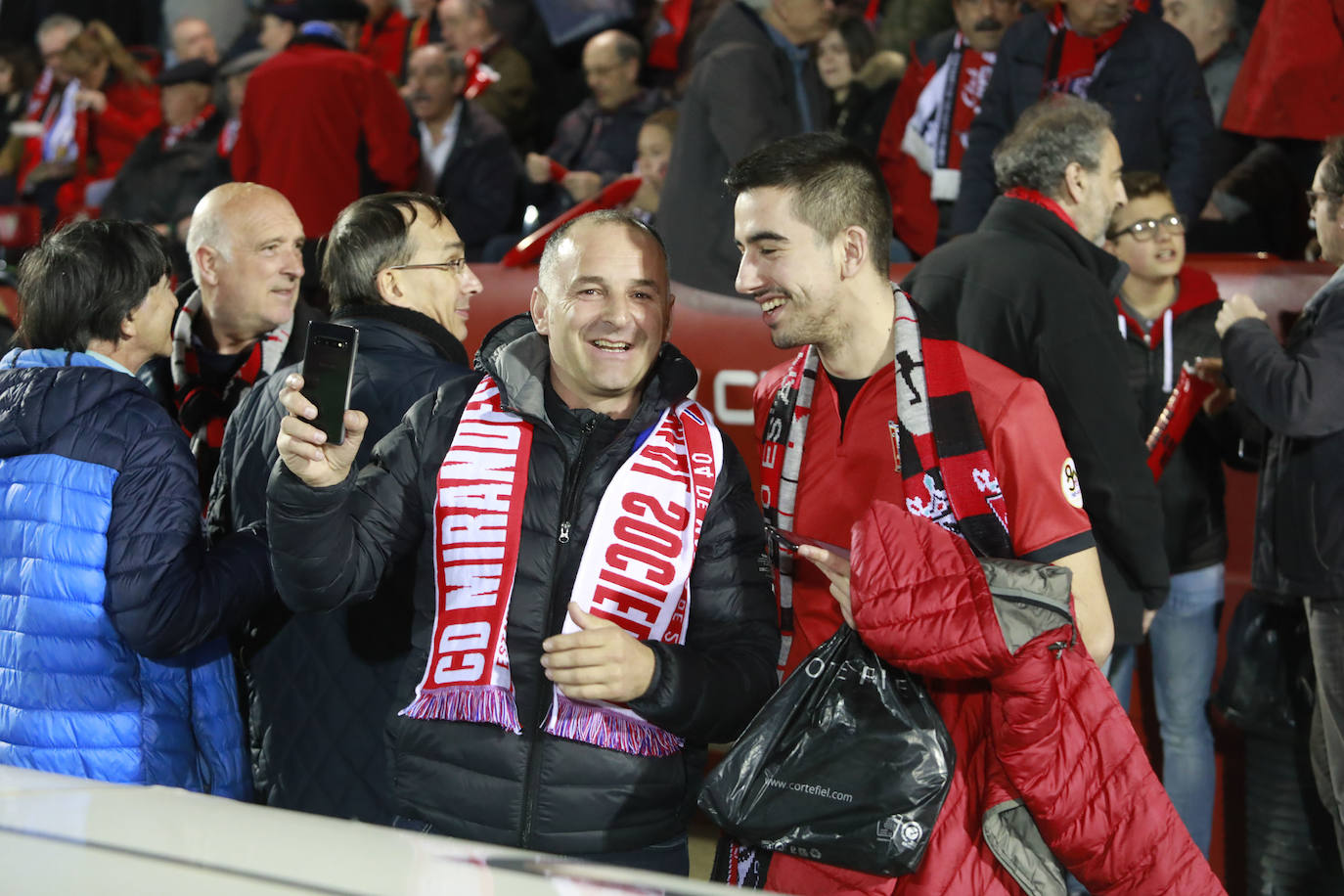 Fotos: Anduva vibra con su equipo a pesar de la derrota