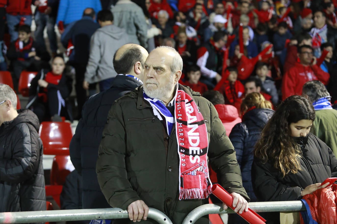 Fotos: Anduva vibra con su equipo a pesar de la derrota