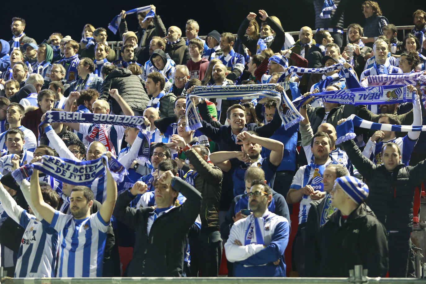 Fotos: Anduva vibra con su equipo a pesar de la derrota