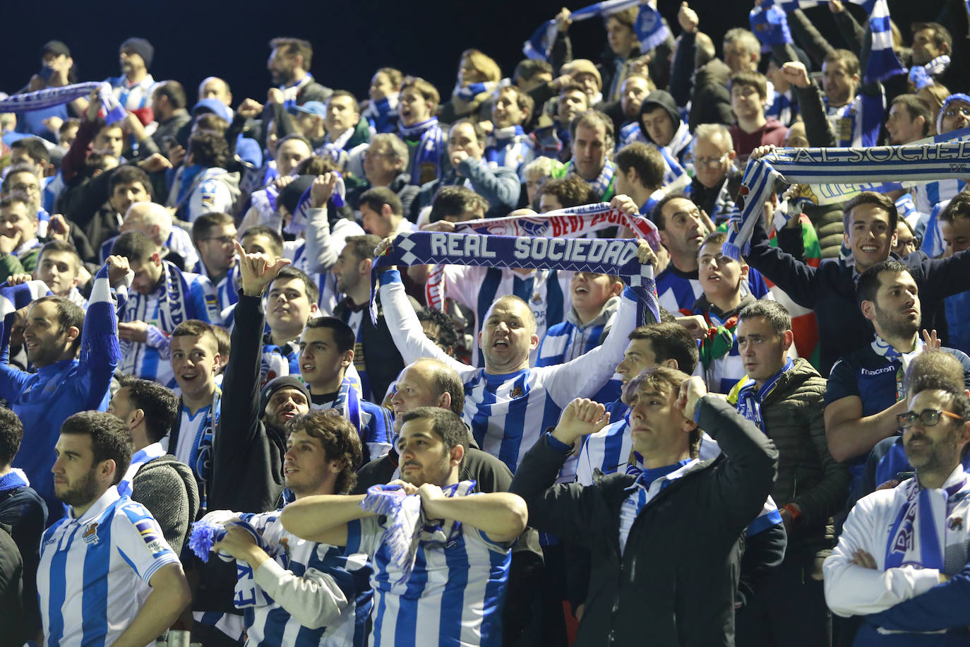 Fotos: Anduva vibra con su equipo a pesar de la derrota