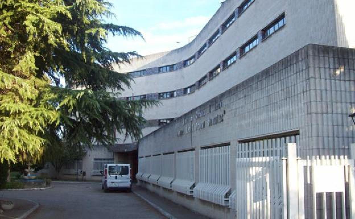 Albergue Juvenil Fernán González, en Miranda de Ebro. 