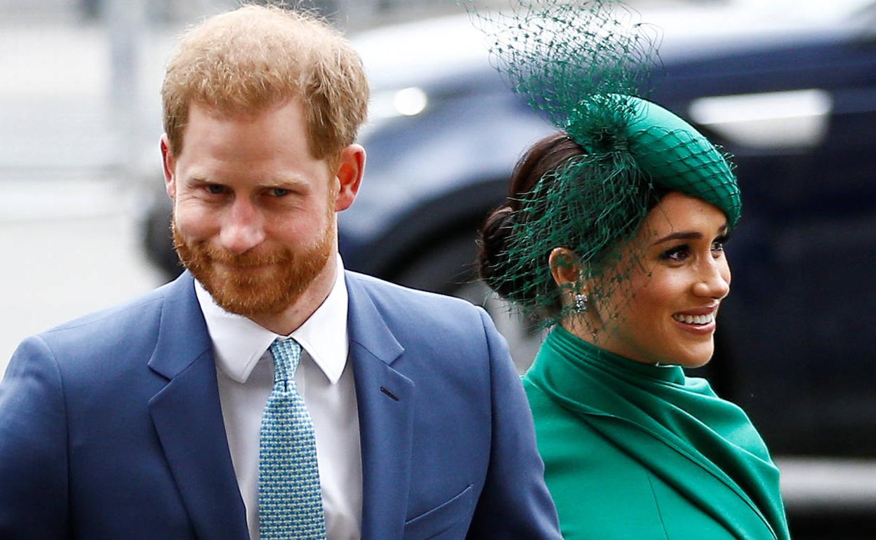 El príncipe Enrique y su esposa Meghan asisten en la abadía de Westminster a su ultimo acto oficial como familia real británica.