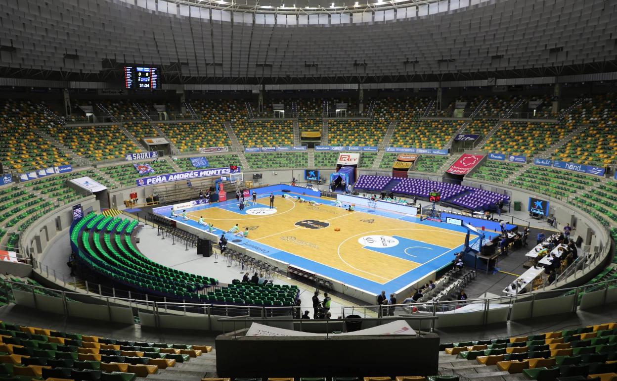 El Coliseum lució vacío durante la disputa del segundo partido de los octavos de la Champions.