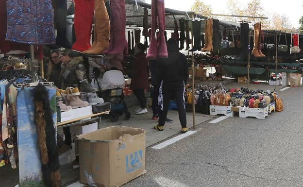 Suspendidos los mercadillos ambulantes de ropa en Burgos y aplazado el Festival de Las Marzas