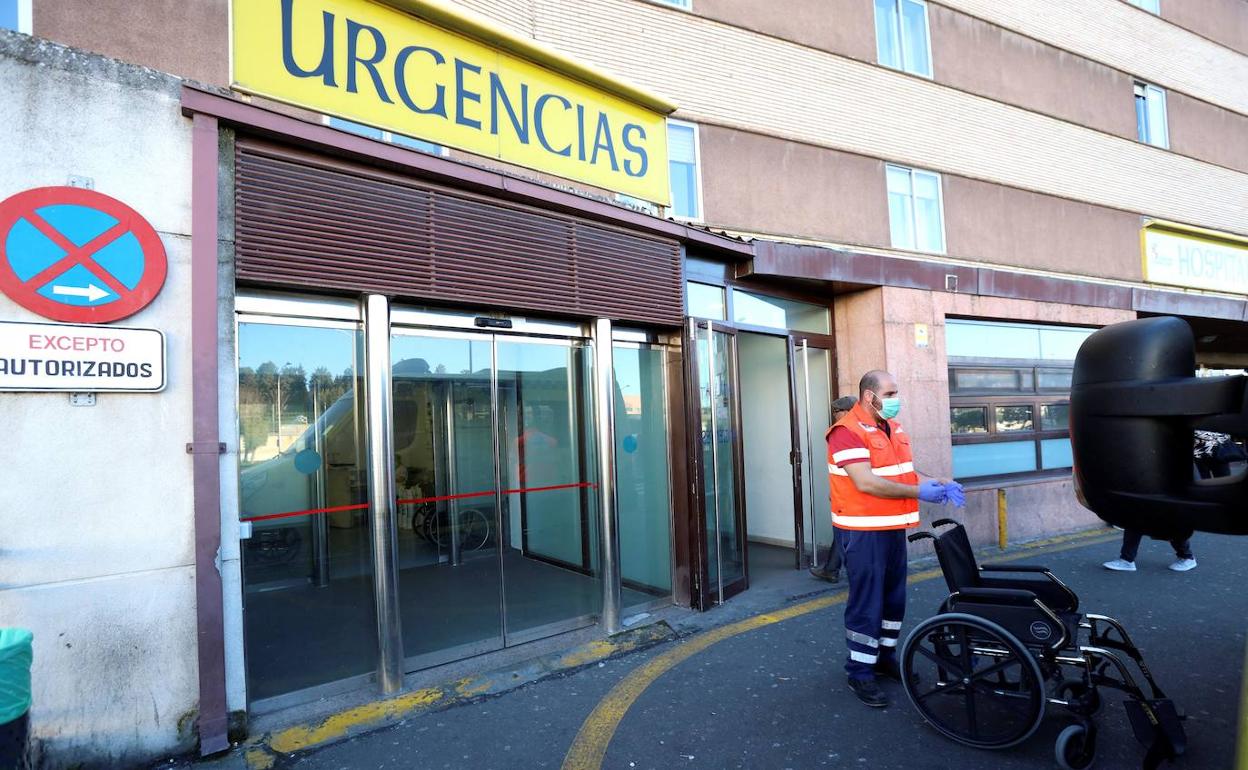 Entrada de urgencias del Complejo Asistencial Universitario de Salamanca.