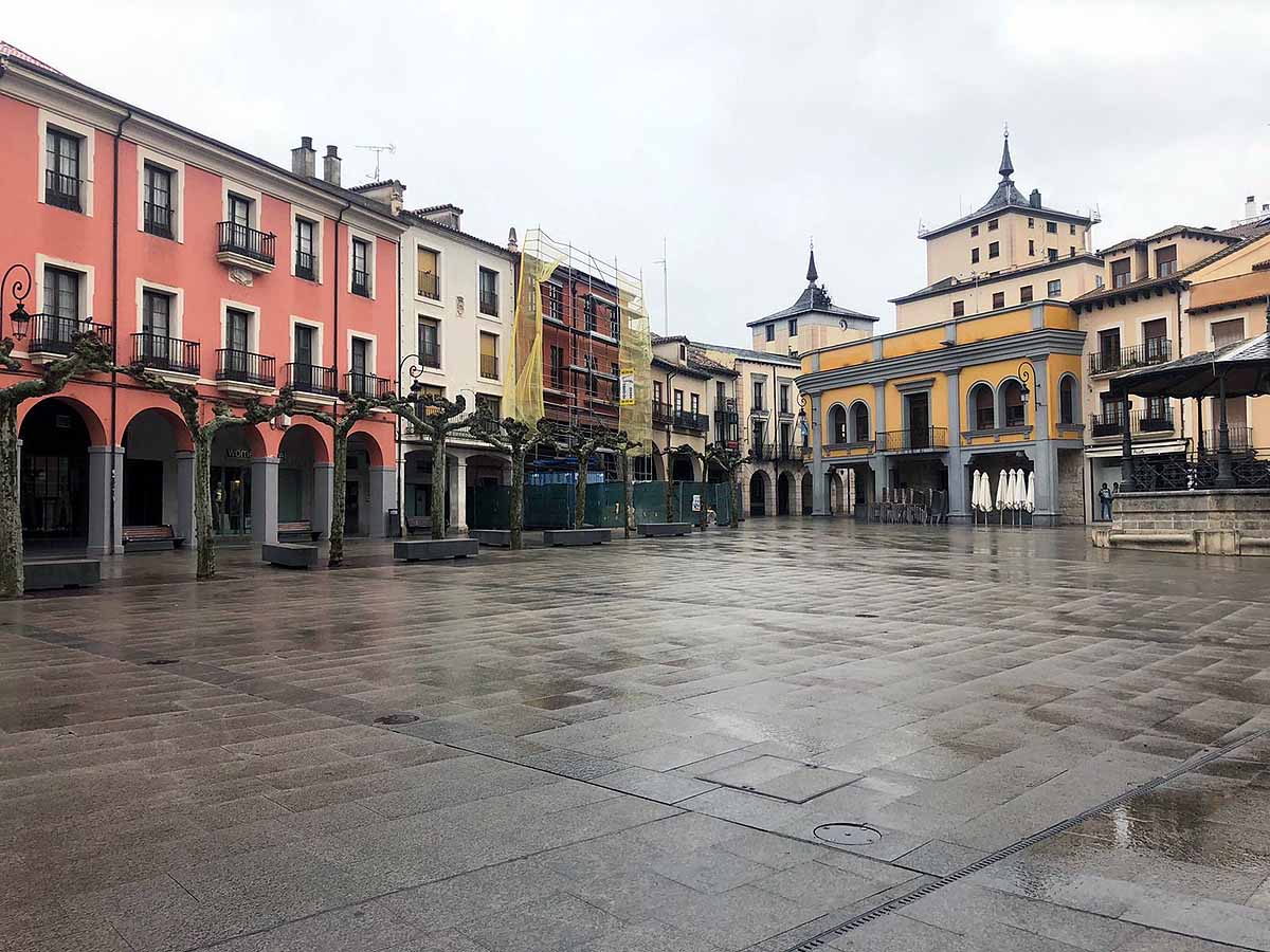 Las calles de la capital ribereña permanecen vacías durate el estado de alarma.