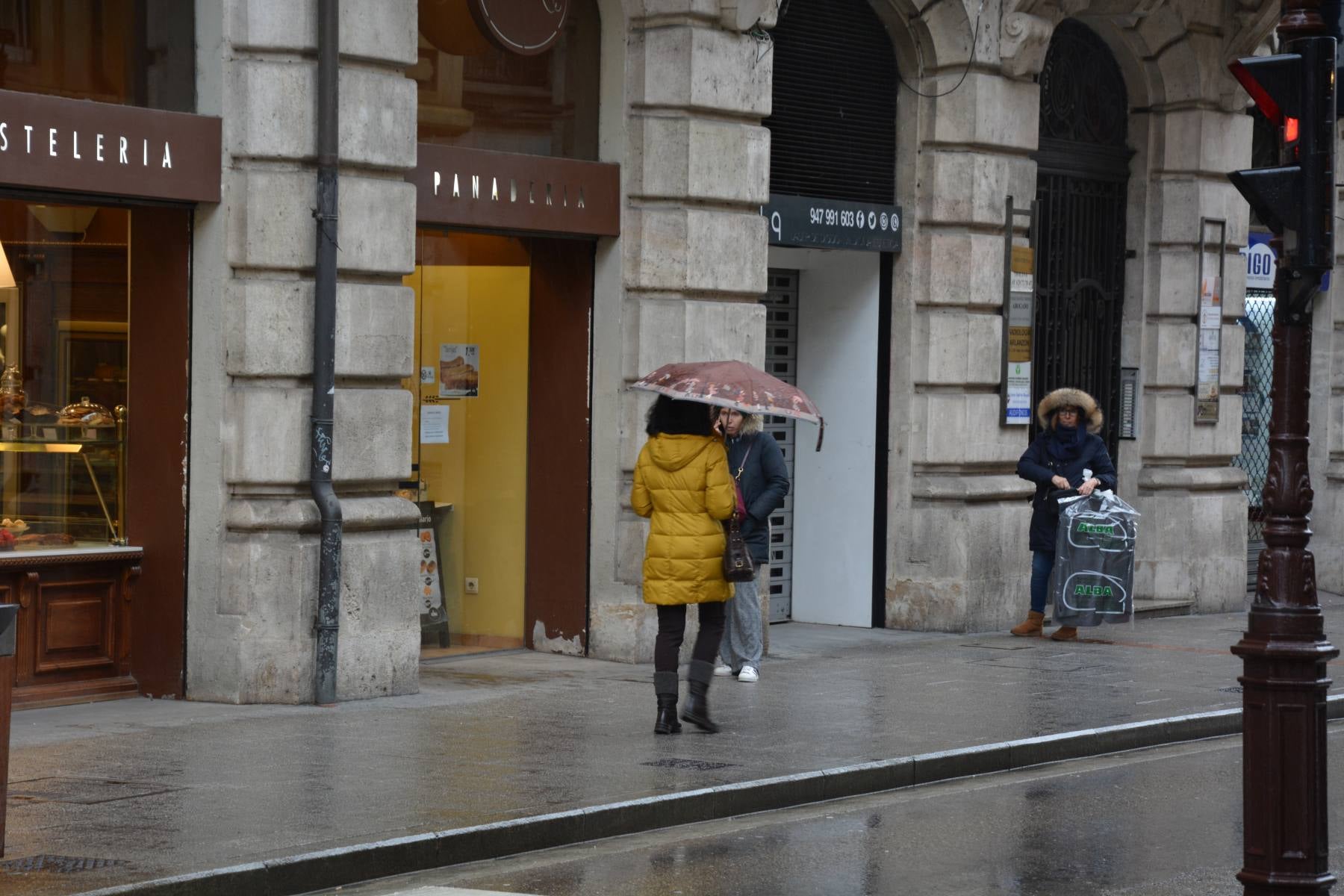 Los quioscos son de los pocos comercios que continúan abiertos. 