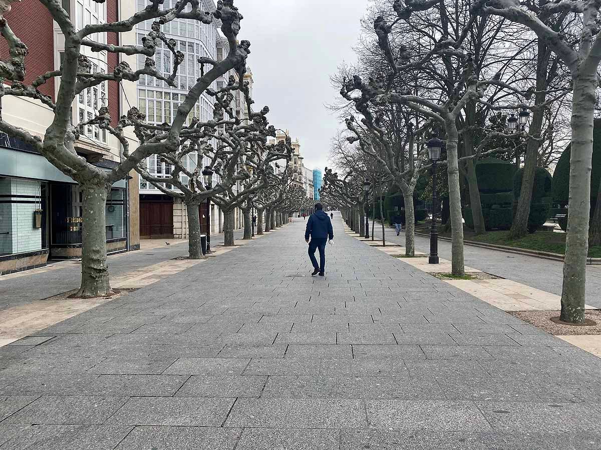 La Plaza Mayor desierta a media mañana.