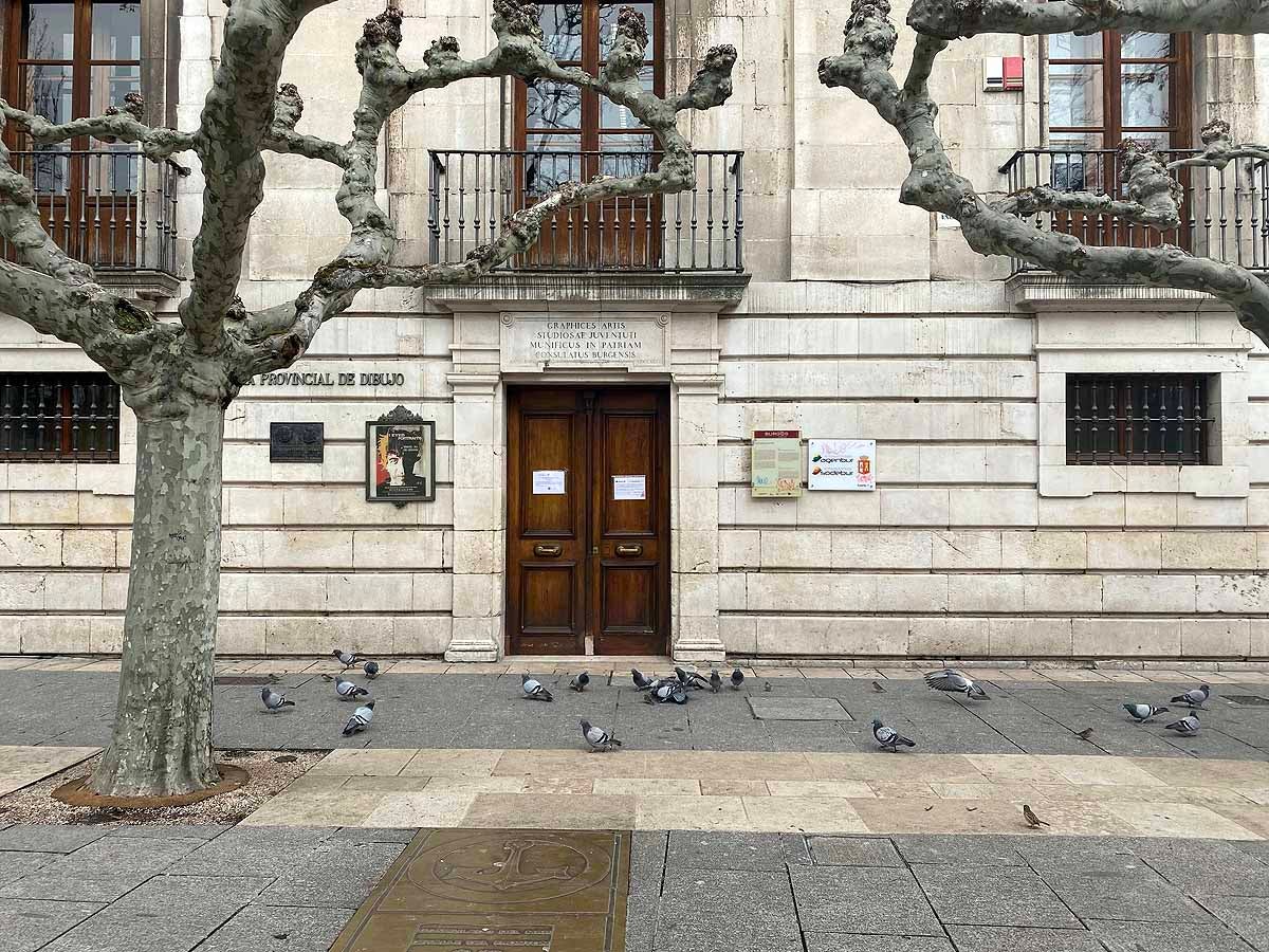 La Plaza Mayor desierta a media mañana.