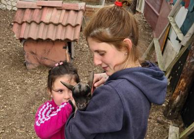 Imagen secundaria 1 - Encerrados pero con optimismo, así viven los burgaleses el confinamiento por el coronavirus