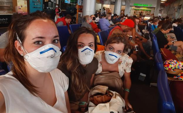 Rebeca, María y Sara siguen atrapadas en Bangkok. 