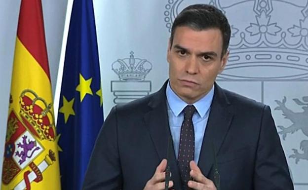 Pedro Sánchez durante su comparecencia de este sábado por la noche en La Moncloa.