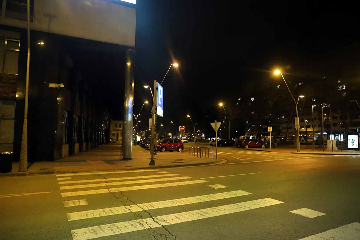 Pasear al perro es una de las pocas circunstancias por las que está permitido salir a la calle.