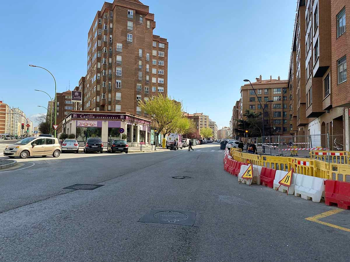 Cola para entrar a un estanco del barrio.