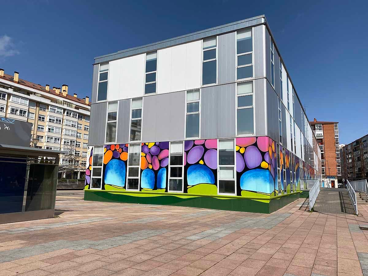 Cola para entrar a un estanco del barrio.