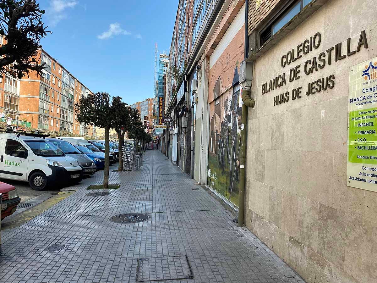 Cola para entrar a un estanco del barrio.