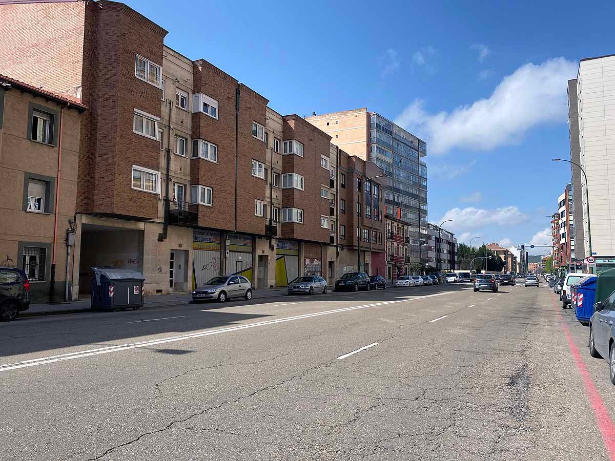 Cola para entrar a un estanco del barrio.