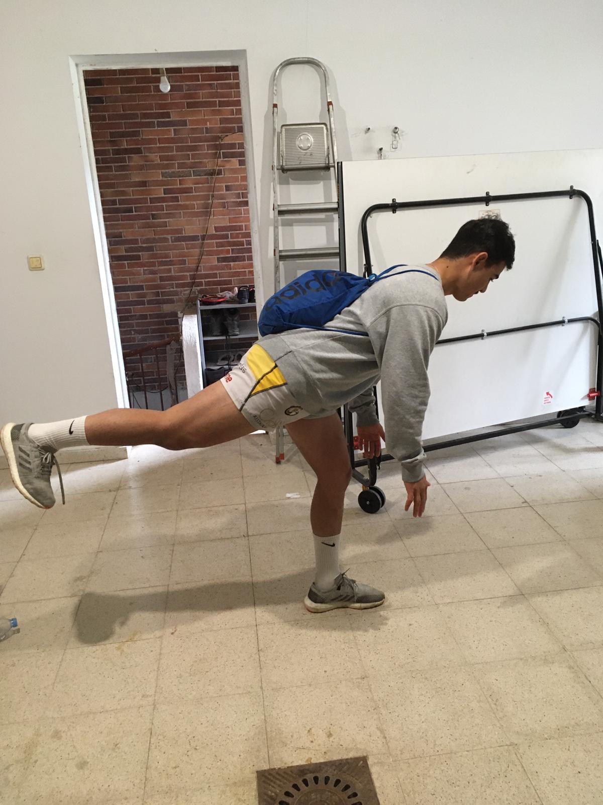 Fotos: Mucha predisposición y una pizca de creatividad en los entrenamientos en casa de los equipos burgaleses