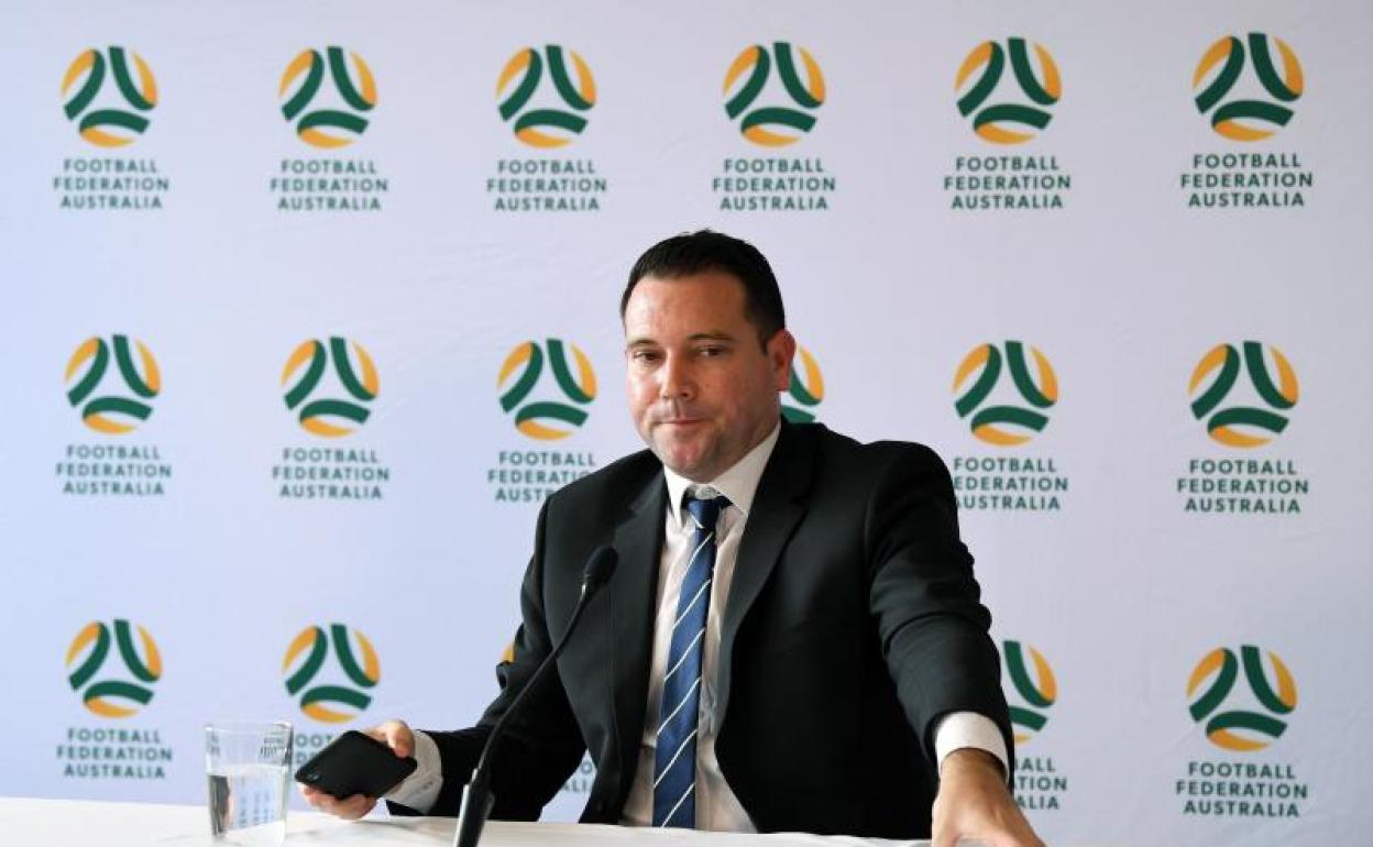 James Johnson, presidente de la Federación Australiana de Fútbol. 