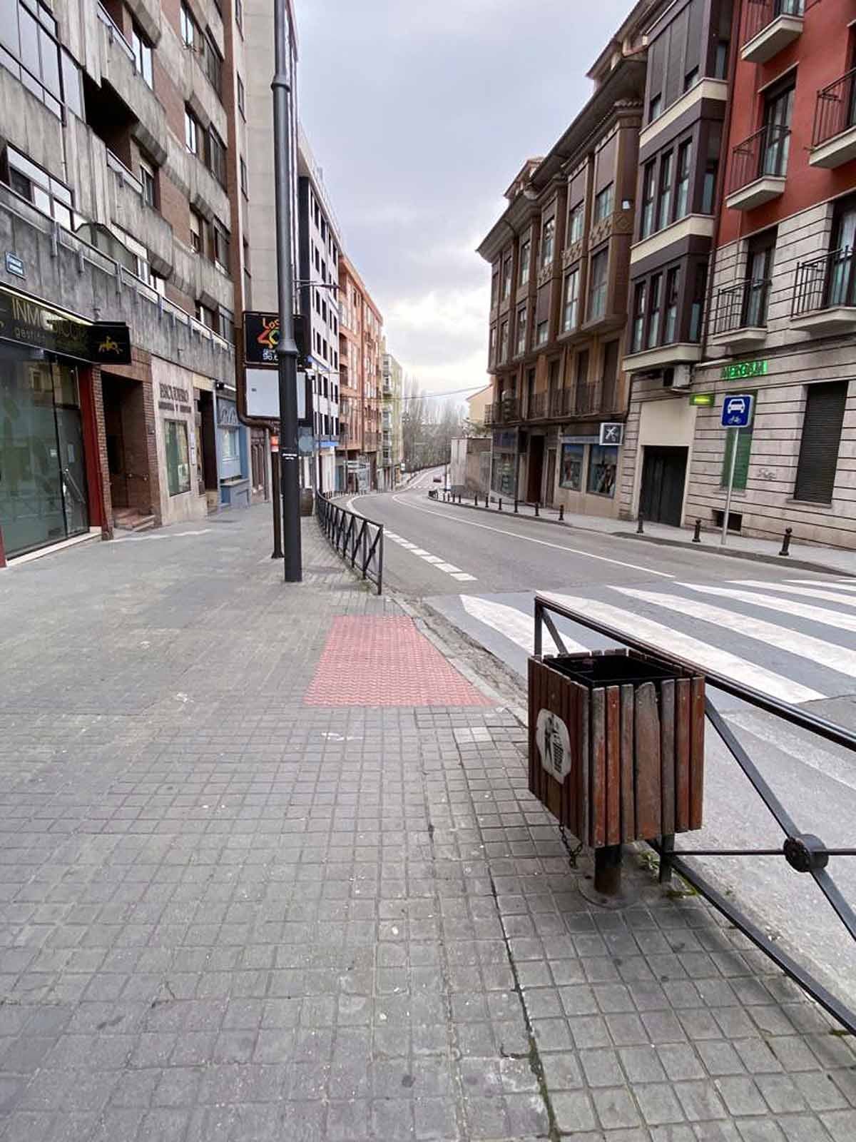 Plaza de Santa María totamente vacía.