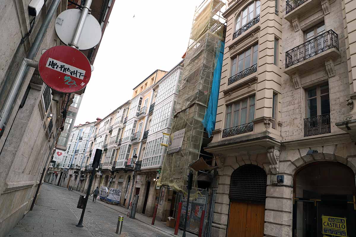 Las obras de la capital permanecen cerradas y la industria reduce su actividad.