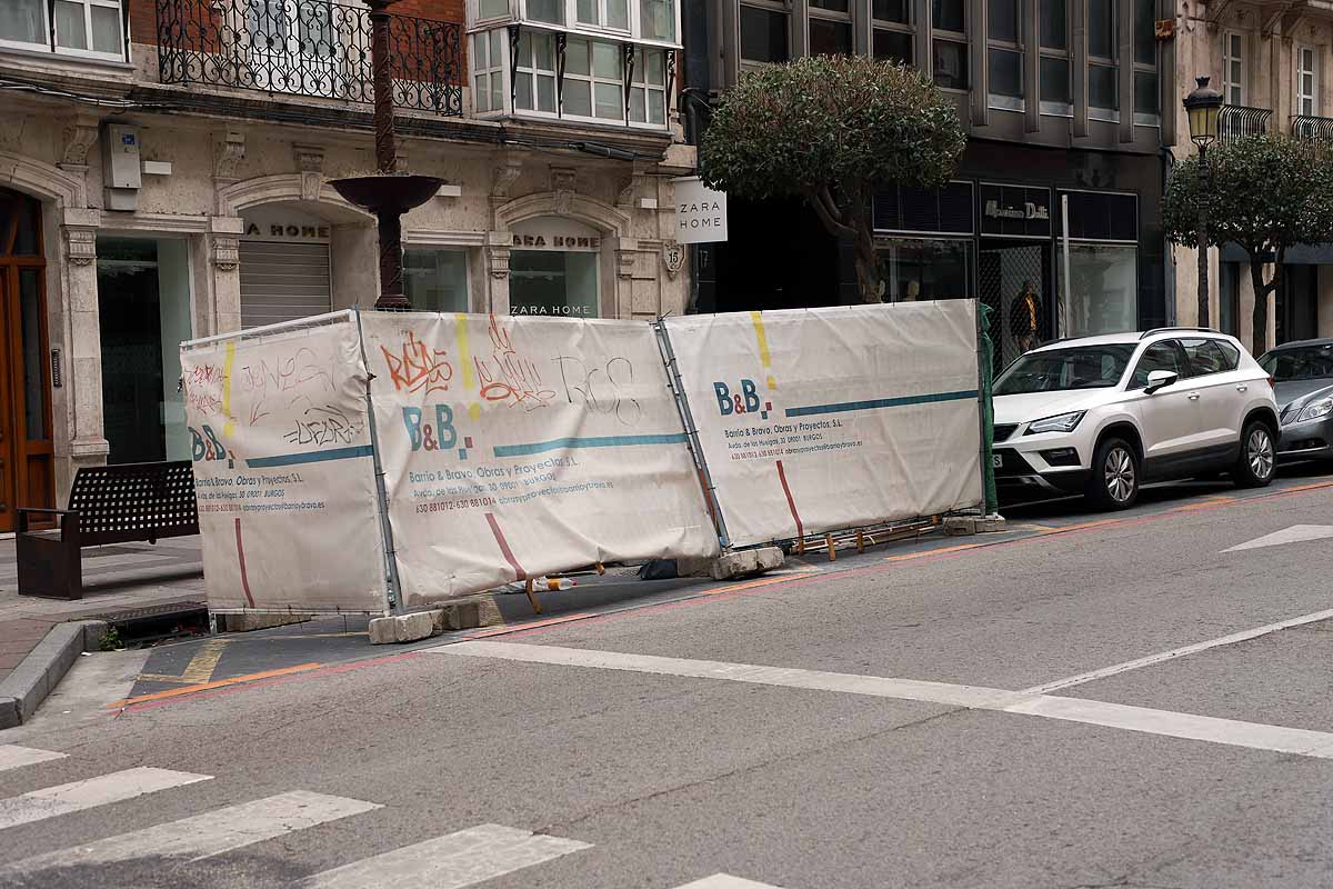 Las obras de la capital permanecen cerradas y la industria reduce su actividad.