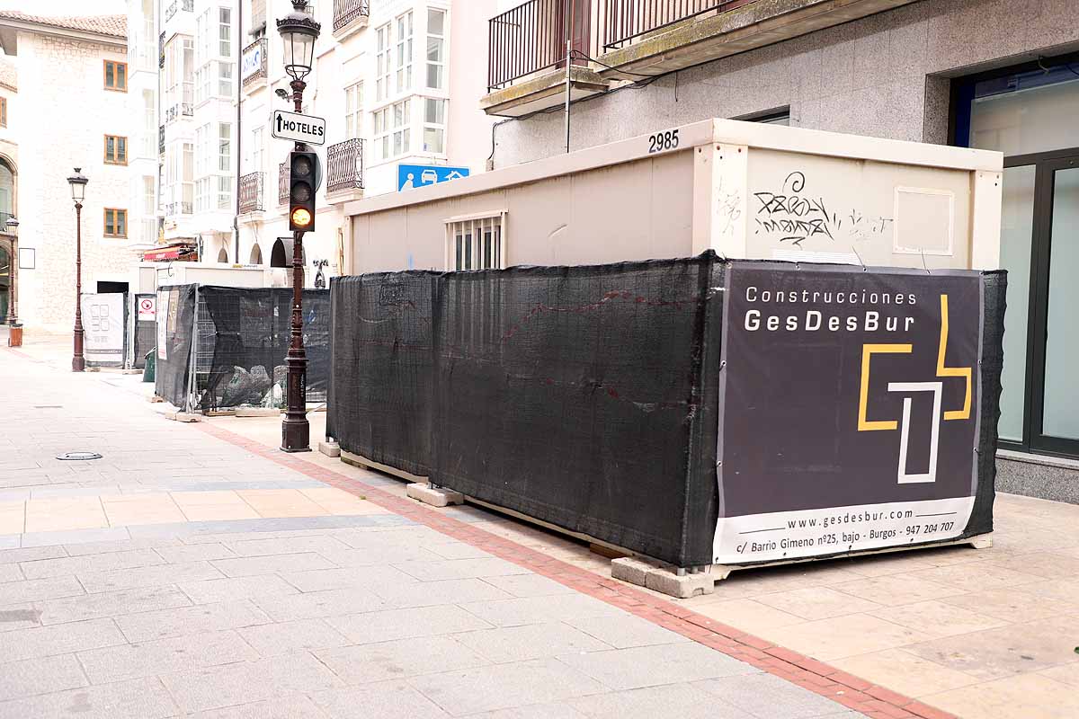 Las obras de la capital permanecen cerradas y la industria reduce su actividad.