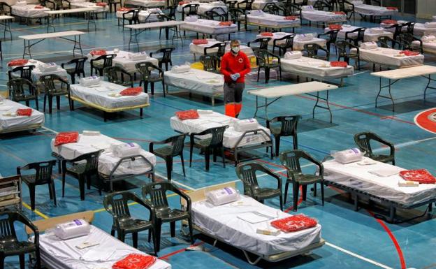 Hospital de campaña en el pabellón de Les Comas de Igualada (Barcelona). 