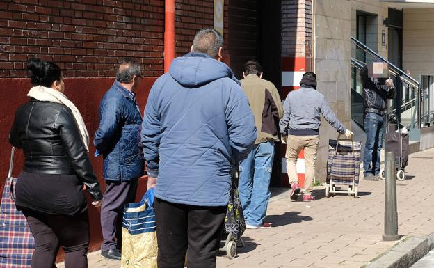 La crisis desatada por el coronavirus aumenta la petición de alimentos a las ONG en Valladolid