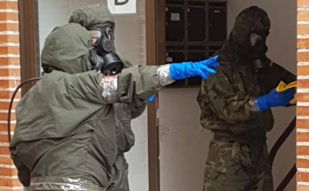 Labores desinfección de la UME del cuartel de Tordesillas.