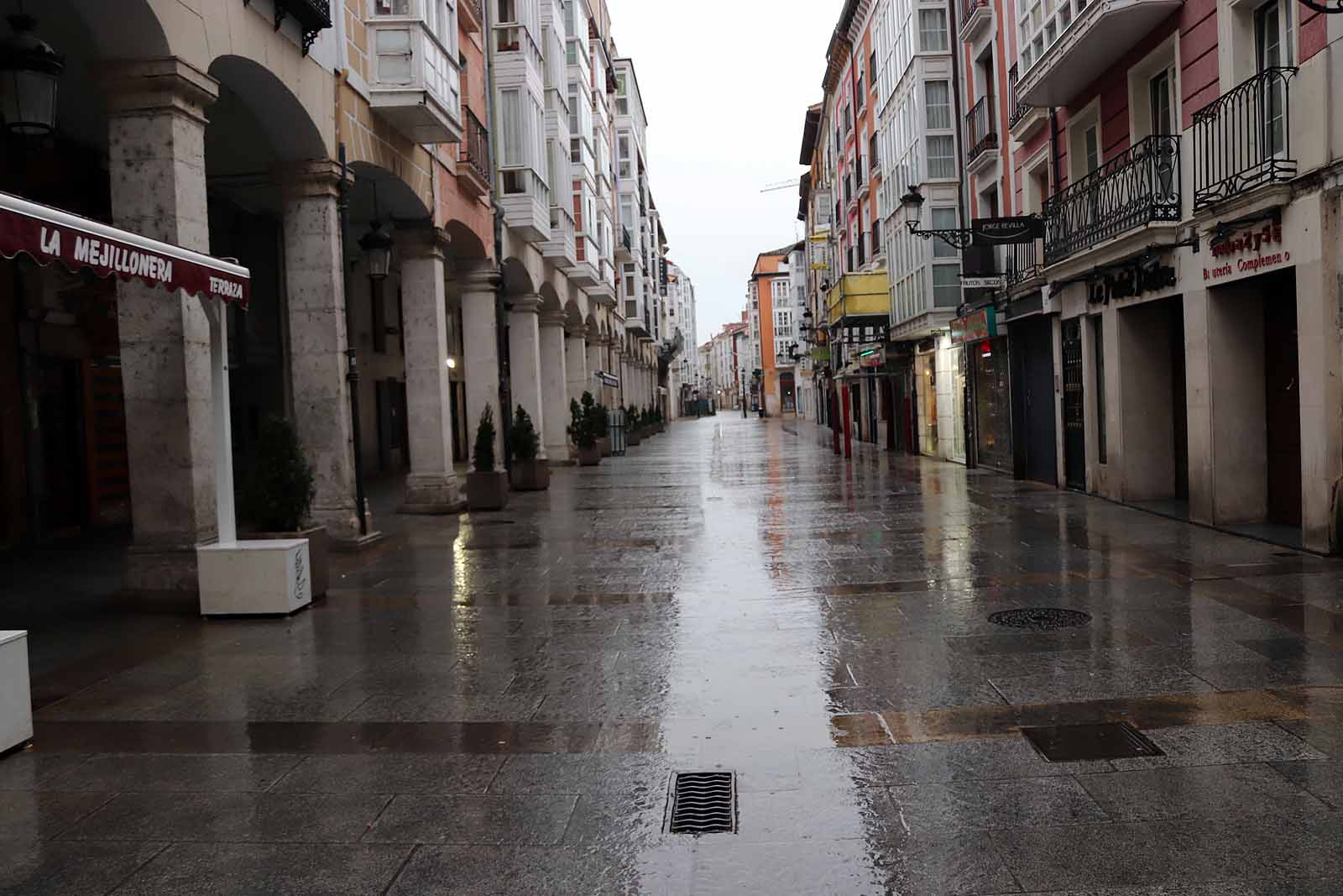 Fotos: Lluvia en un Jueves Santo atípico