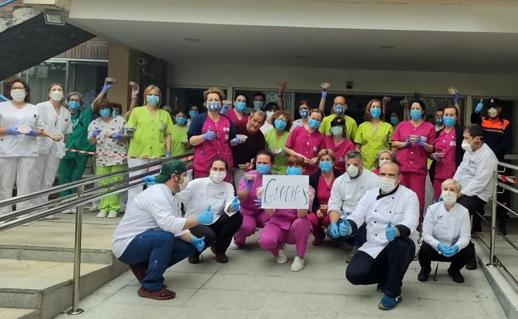 Los cocineros de Burgos llevan torrijas a las residencias de mayores