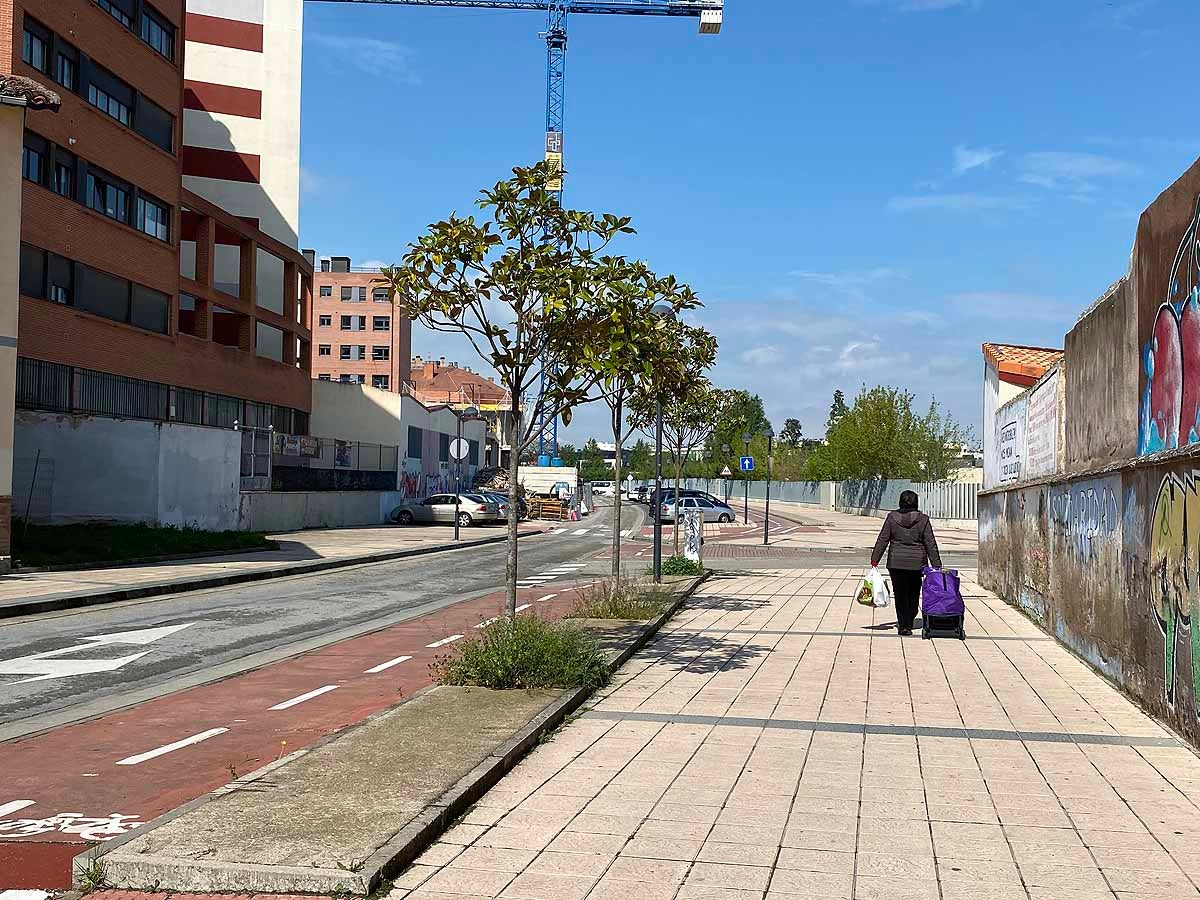 Este lunes se ha visto más peatones y más tráfico en la capital.