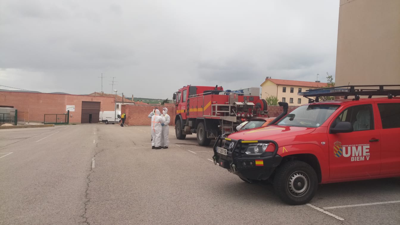 La UME se ha repartido por la provincia para realizar tareas de desinfección y el Ejército de Tierra sigue con las labores de información y patrullaje.