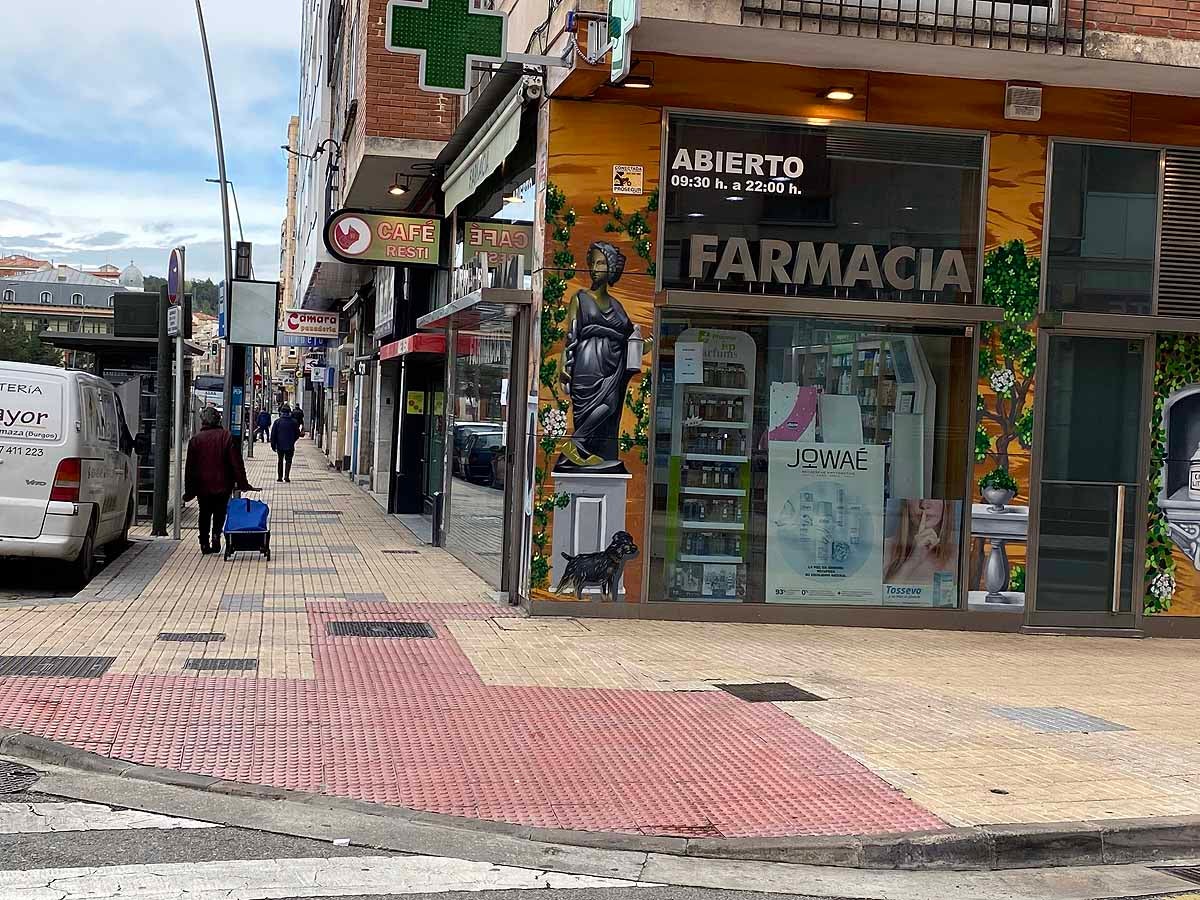 Los tiempos de espera en las tiendas de alimentación volvían a ser muy largos este jueves .