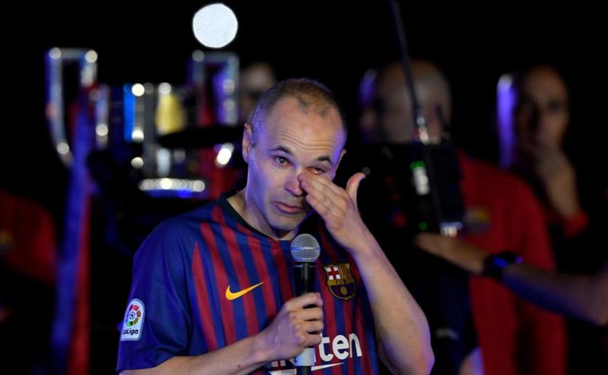 Andrés Iniesta, durante su homenaje de despedida en el Camp Nou. 