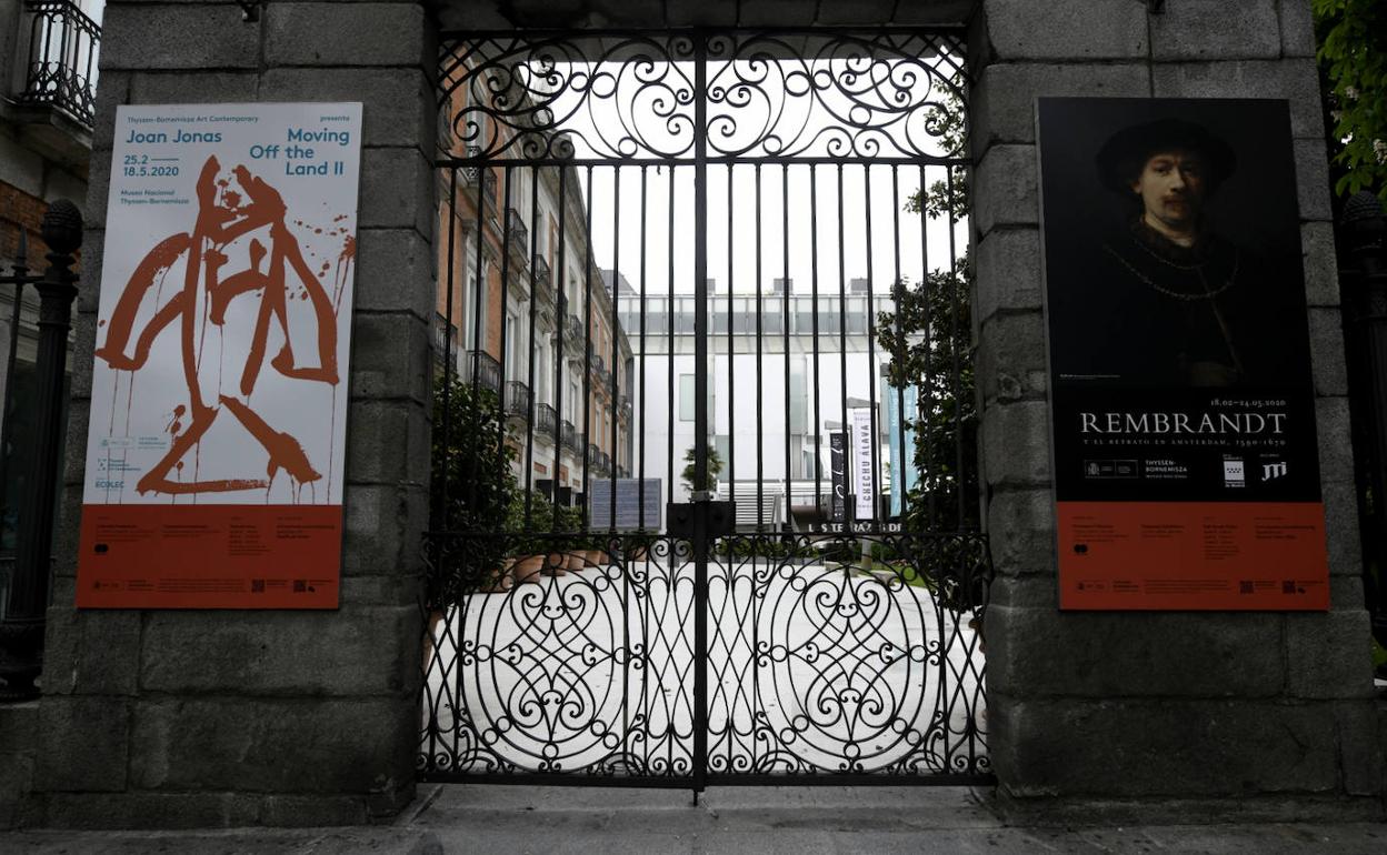 Puerta principal del Thyssen, que podrá abrir a partir del 11 de mayo con un tercio de su aforo como el resto de museos, y con medidas seguras.