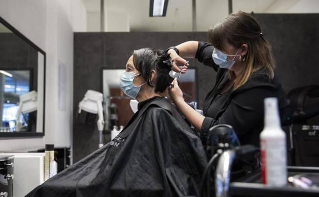 Las peluquerías de Burgos estudian ampliar sus horarios para poder atender la demanda con garantías de seguridad