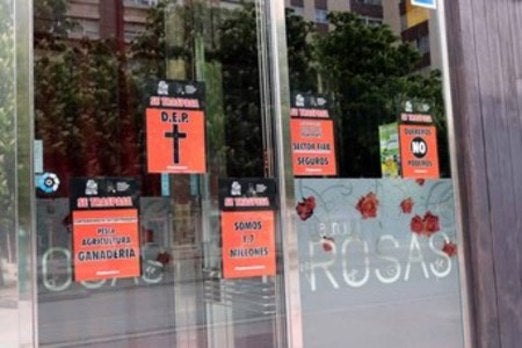 Fotos: La hostelería continúa con la persiana bajada