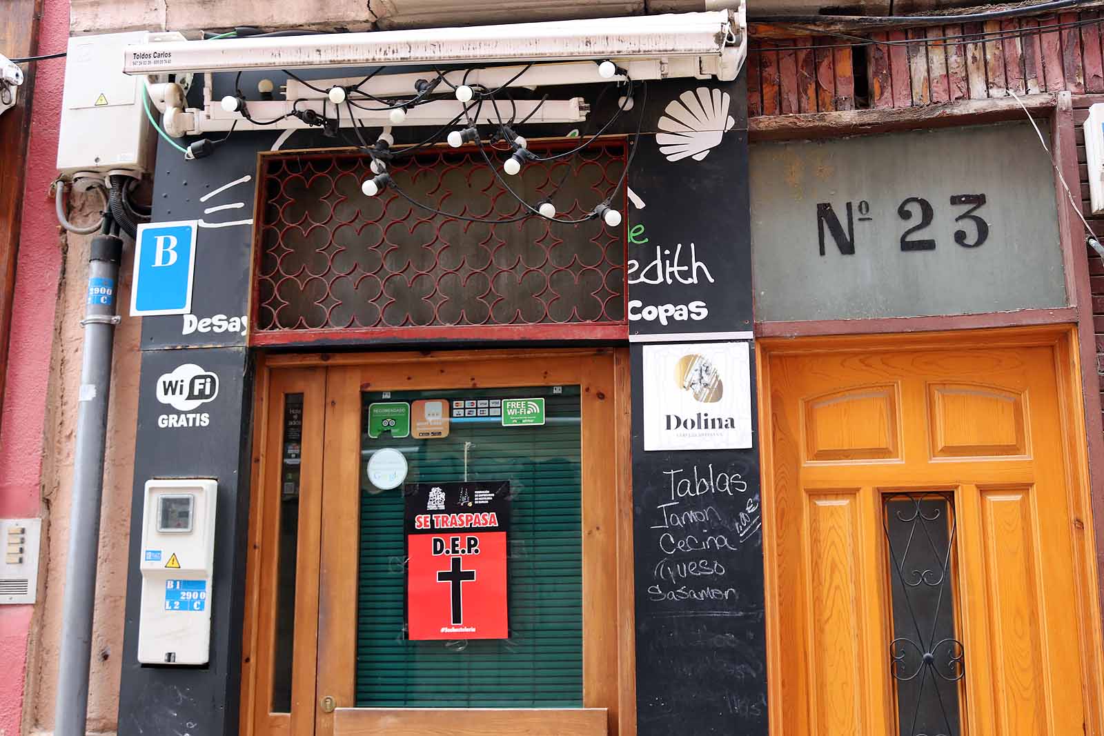 Fotos: La hostelería continúa con la persiana bajada