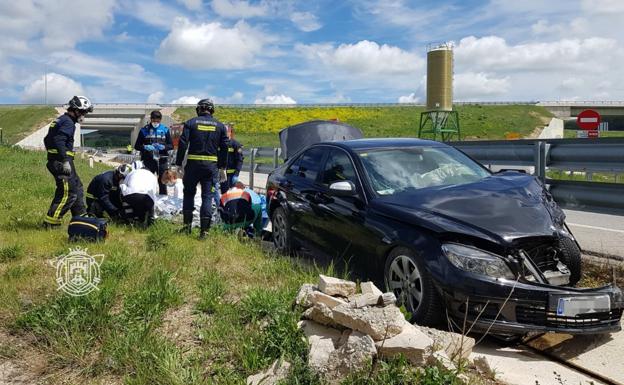 Heridos una mujer y un hombre en Villatoro al colisionar frontalmente sus coches