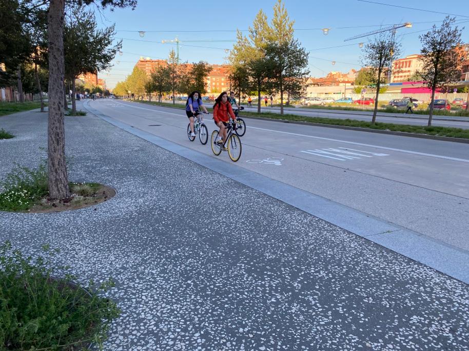 Fotos: Los parques y zonas verdes de Burgos se llenan cada tarde