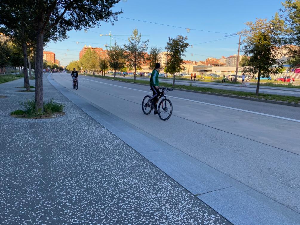 Fotos: Los parques y zonas verdes de Burgos se llenan cada tarde