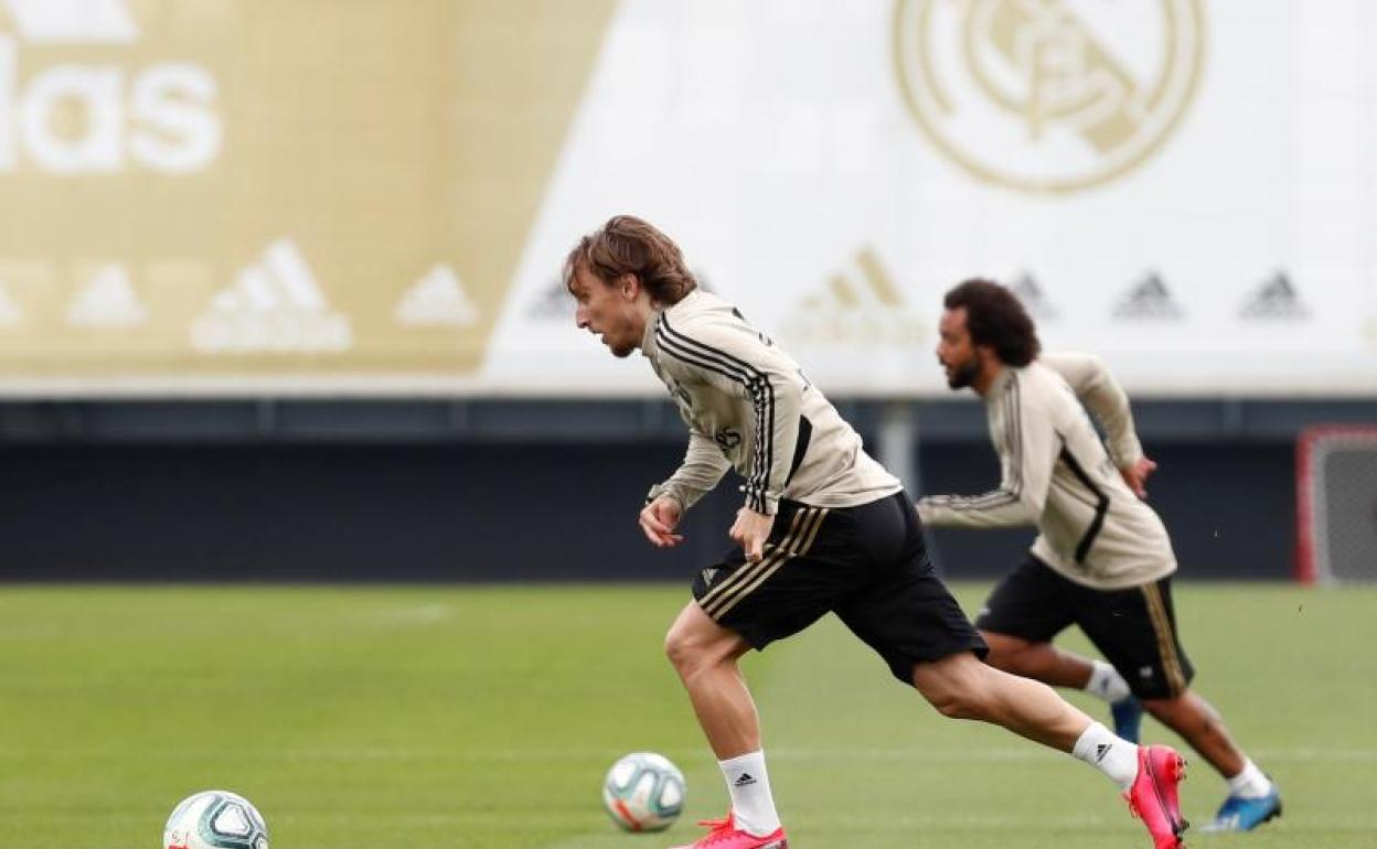 Modric y Marcelo, trabajando en Valdebebas. 