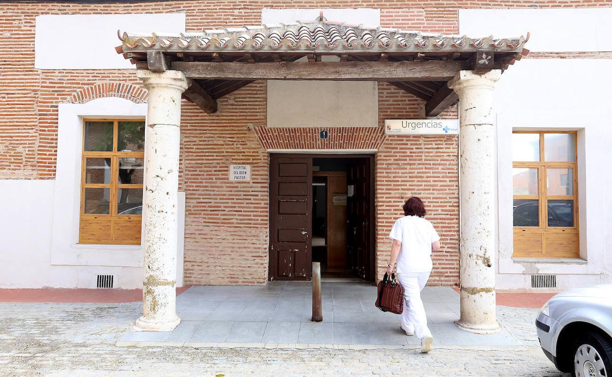 Entrada al Centro de Salud de Alejos en Valladolid.