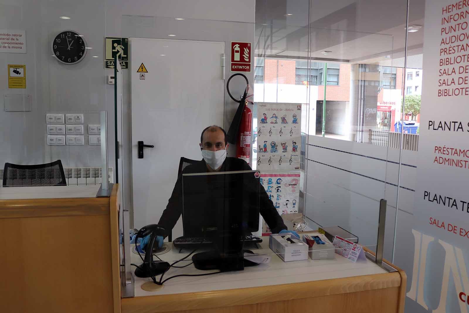 Fotos: Las bibliotecas se preparan para retomar la actividad