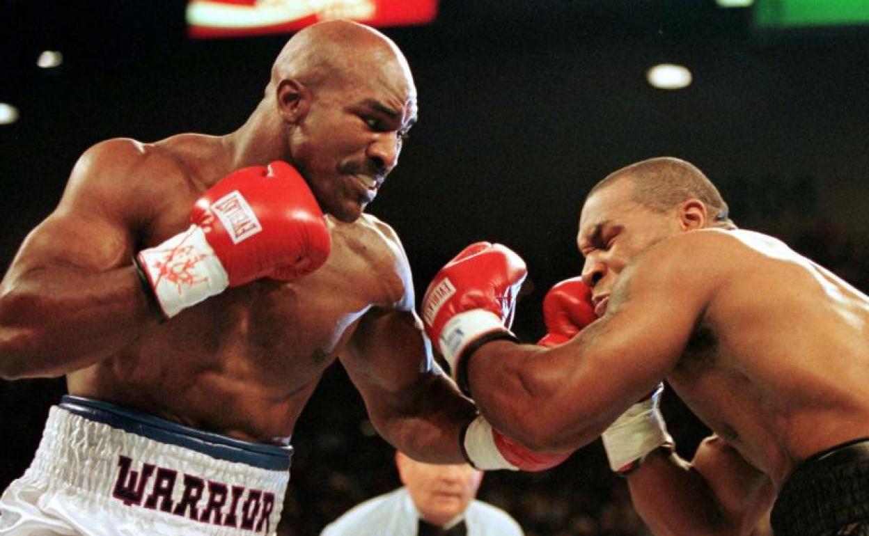 Evander Holyfield y Mike Tyson. 