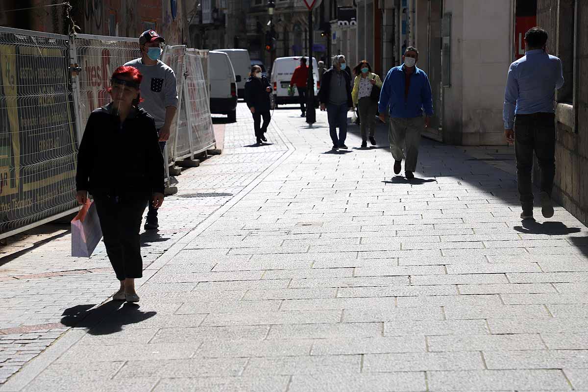 Desescalada Fotos: El uso de las mascarillas se impone en Burgos