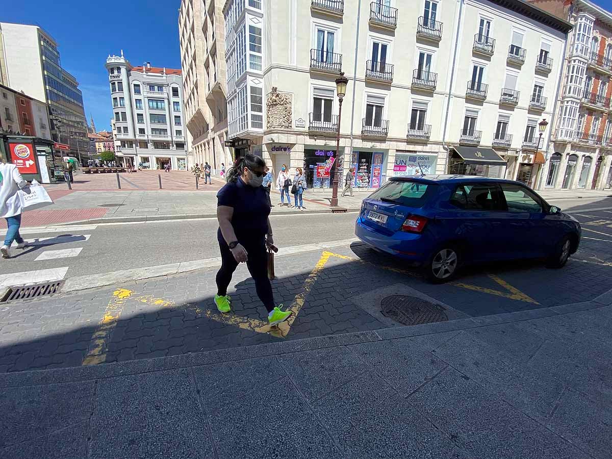 Fotos: Desfile de mascarillas en las calles de Burgos