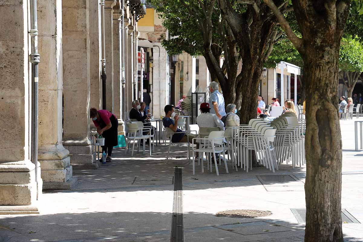 Desescalada Fotos: Las terrazas devuelven la alegría a las calles de Burgos